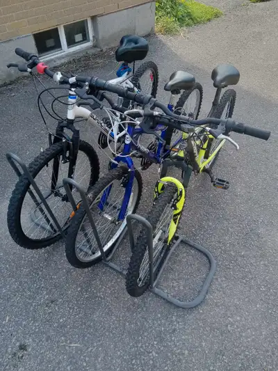 3 bikes, comes with a rack and locks. Accessories included. Cash Only.