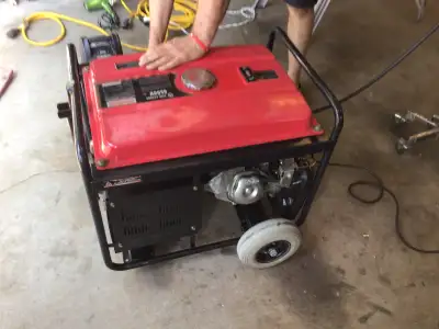 BE PREPARED FOR THE COMMING BAD WEATHER . Have a king running watt , it is a brushless generator ,in...