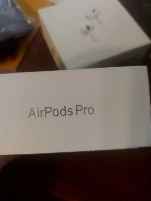 air pods pro 2nd generation ( uA  ) in Cell Phone Accessories in London - Image 4