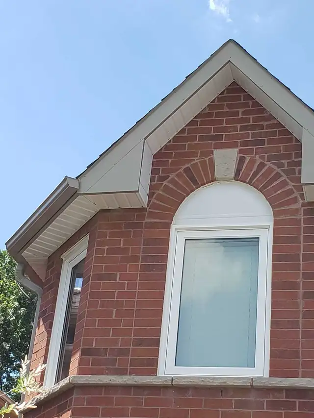 Eavestroughs, Gutters, Soffit, Fascia, Siding in Lawn, Tree Maintenance & Eavestrough in City of Toronto - Image 4