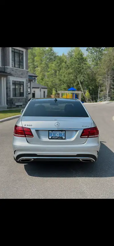 2015 E300 4matic 167km well maintained full service records Strong v6 engine and transmission is shi...