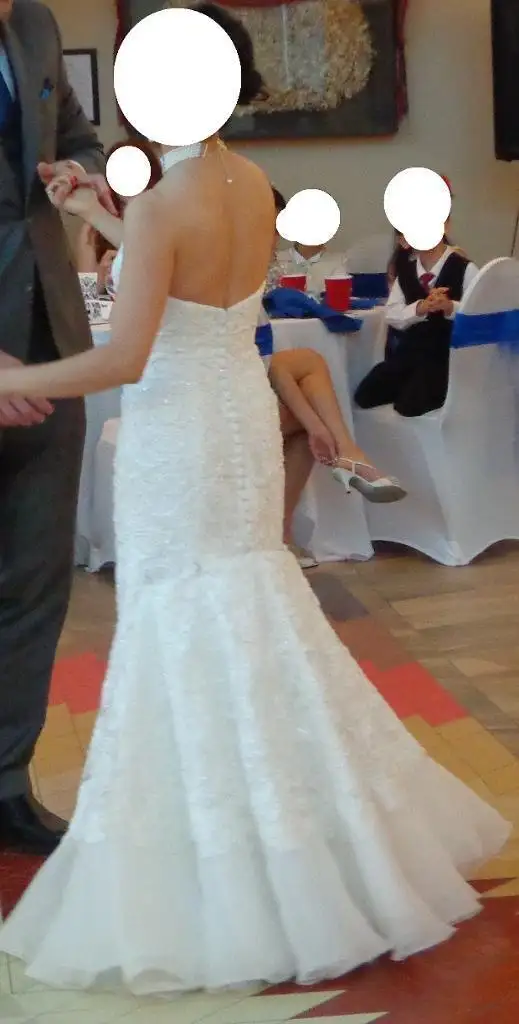 Gorgeous white lace wedding gown - Size 0P in Wedding in Ottawa - Image 5