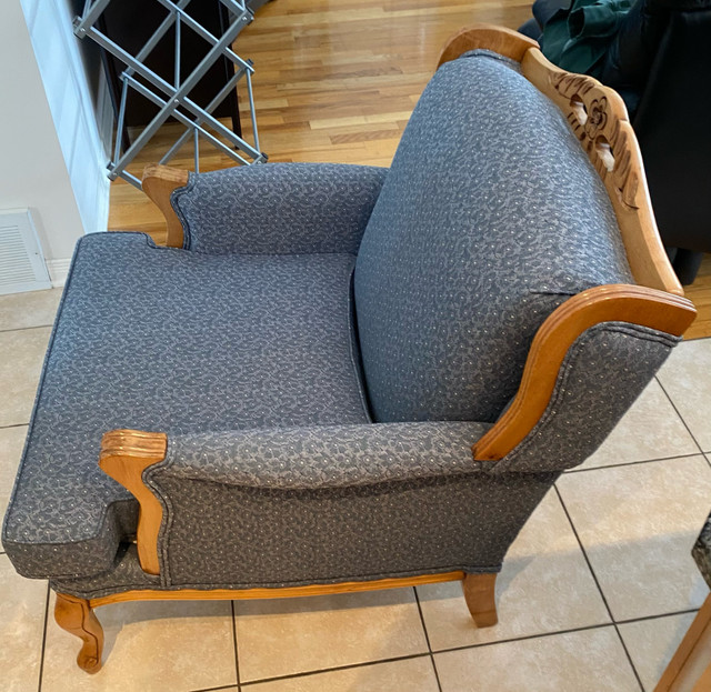 Fauteuil Antique Armchair.  dans Chaises, Fauteuils inclinables  à Laval/Rive Nord