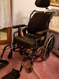 Wheel chair with air seat and pump 