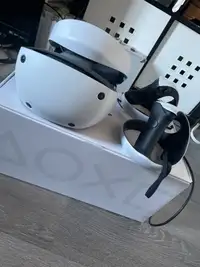 Ps VR 2 headset and controllers 