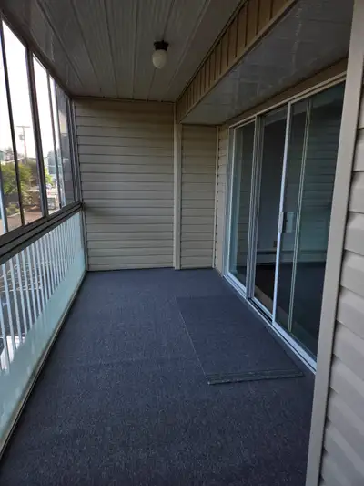 2 BEDROOM APARTMENT FOR RENT INCLUDED HEAT AND HYDRO NEW PAINT NEW CARPETS NEW WINDOWS EXTREAMLY CLE...