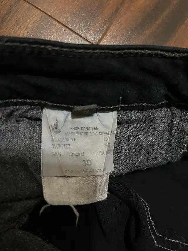 Second Yoga women’s size 30 skinny jeans, dark indigo wash in Women's - Bottoms in Oshawa / Durham Region - Image 9