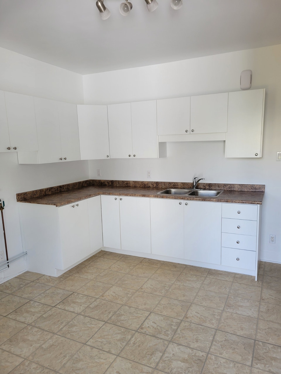 Appartement 3 1/2 à louer - Présentement libre 5