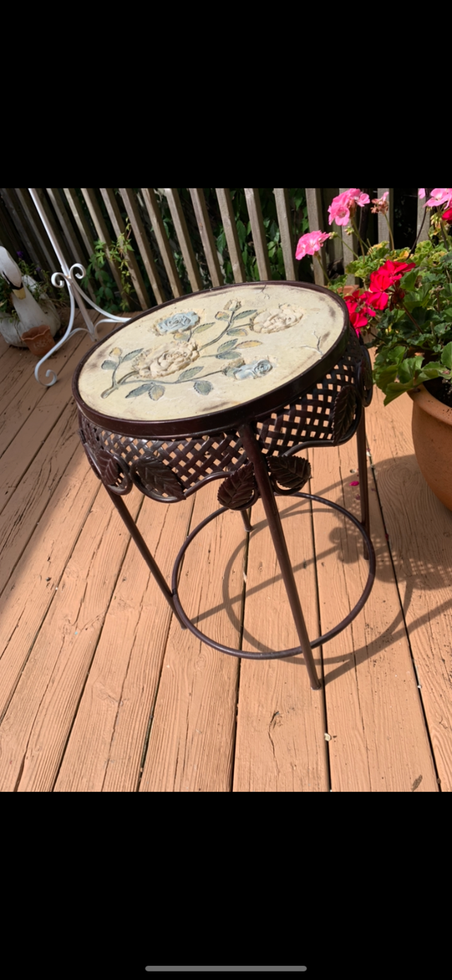 Collection of vintage furniture in Multi-item in Brantford - Image 9