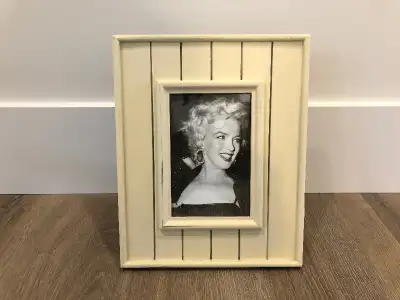 Marilyn Monroe picture frame / table frame, View more