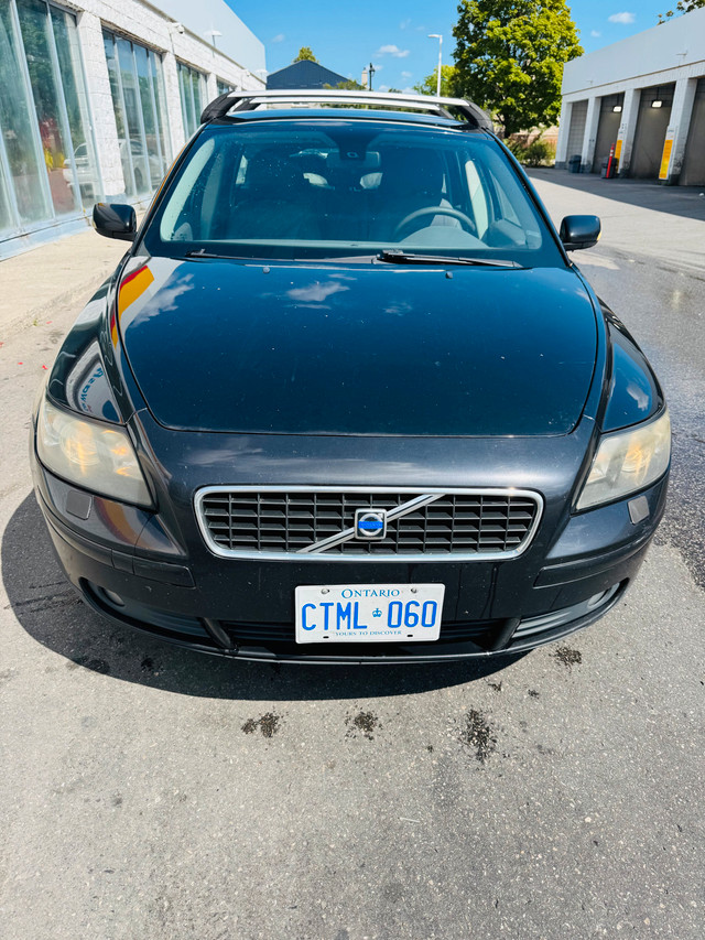 2005 volvo v50 Sport wagon in Cars & Trucks in Markham / York Region