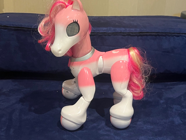 ROBOTIC PONY pink AMAZING- like new! Full working order in Toys & Games in Hamilton - Image 3