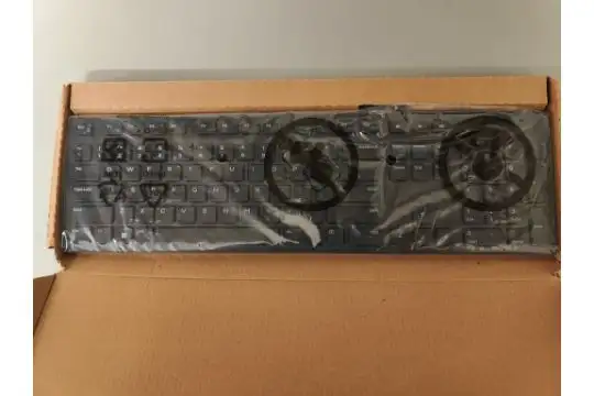 Dell Precision 5820 | W-2133 | P4000 | 64GB RAM | All Included in Desktop Computers in City of Montréal - Image 4