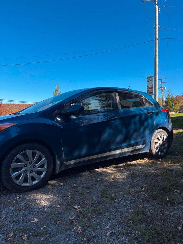 Hyundai Elantra GT 2014 dans Autos et camions  à Granby - Image 3