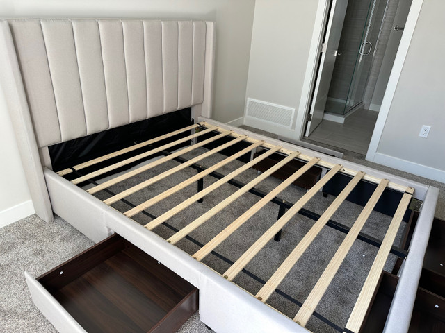 Modern solid state platform bed with 4 drawers(deep drawers) in Beds & Mattresses in Chilliwack - Image 3