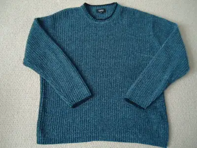 BEAUTIFUL THICK HEAVY ACRYLIC AGENDA NY SWEATER L/ XL, View more