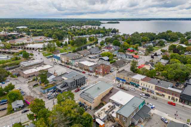 8 Unit Mixed Use Commercial Residential for Sale, Fenelon Falls, in Commercial & Office Space for Sale in Kawartha Lakes - Image 3