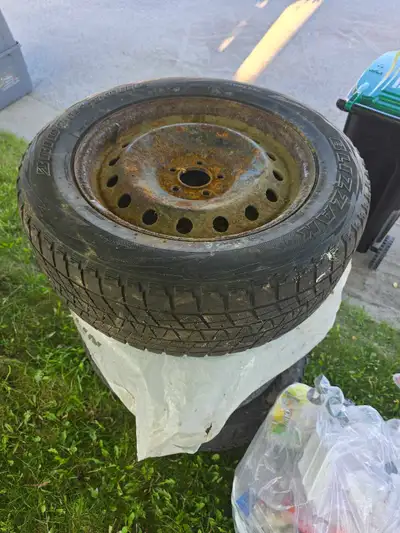Winter tires, sized 245/60R18 105R came out from Ford explorer