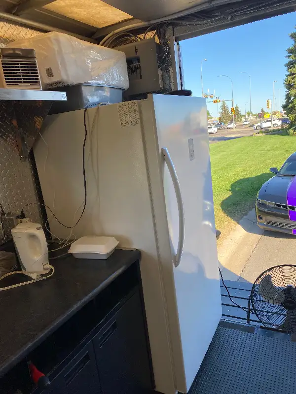 Food truck PRICE REDUCED! in Heavy Trucks in Medicine Hat - Image 6