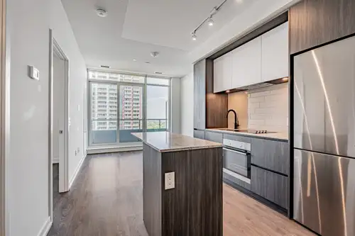 Welcome to your new home downtown at Daniels DuEast in the heart of Regent Park! This pristine, mode...