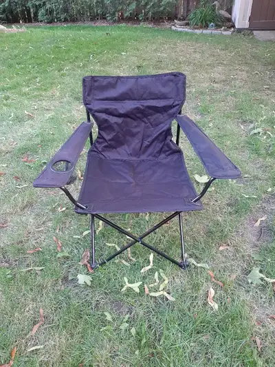 collapsible chair, black seat is 15" high from ground in Kanata, near Castlefrank and hwy 417