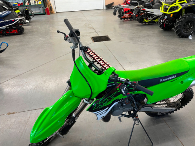 2020 KAWASAKI KX 100 in Dirt Bikes & Motocross in Regina - Image 3