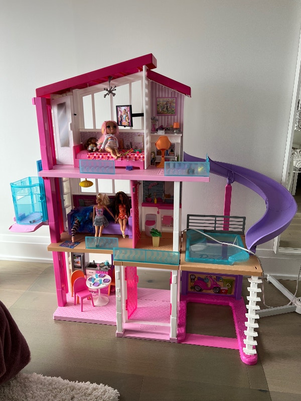 Barbie Dreamhouse Dollhouse with Pool, Slide and extras. Toys & Games
