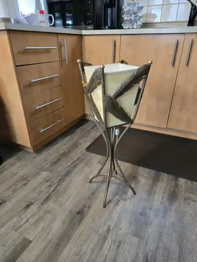 lampe sur pied et deco, View more