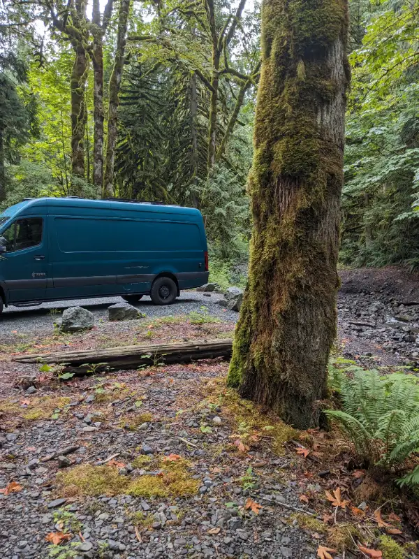 Camperized Mercedes Sprinter 170 4x4 24 Feet Off Grid Low Miles in RVs & Motorhomes in Vancouver - Image 2