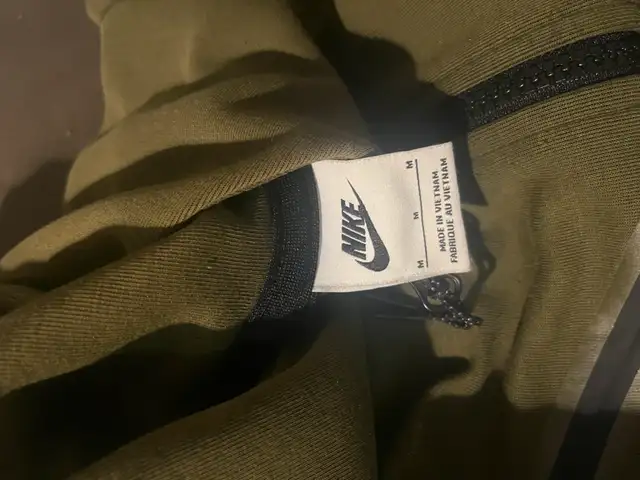 Green kaki Nike tech sweater62863728784258122
