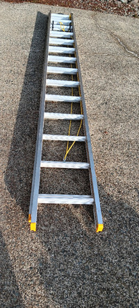 28 foot Featherlite ladder