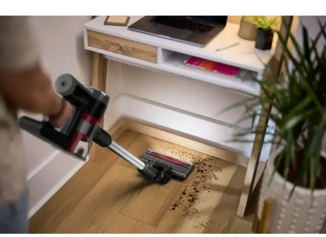 Hoover Cordless Stick Vacuum in Vacuums in Mississauga / Peel Region - Image 6