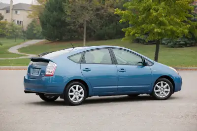 prius gen 2 wanted text 514 206-0449 price year kms location, View more