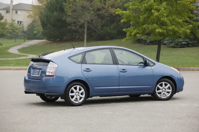 prius gen 2 wanted text 514 206-0449 price year kms location