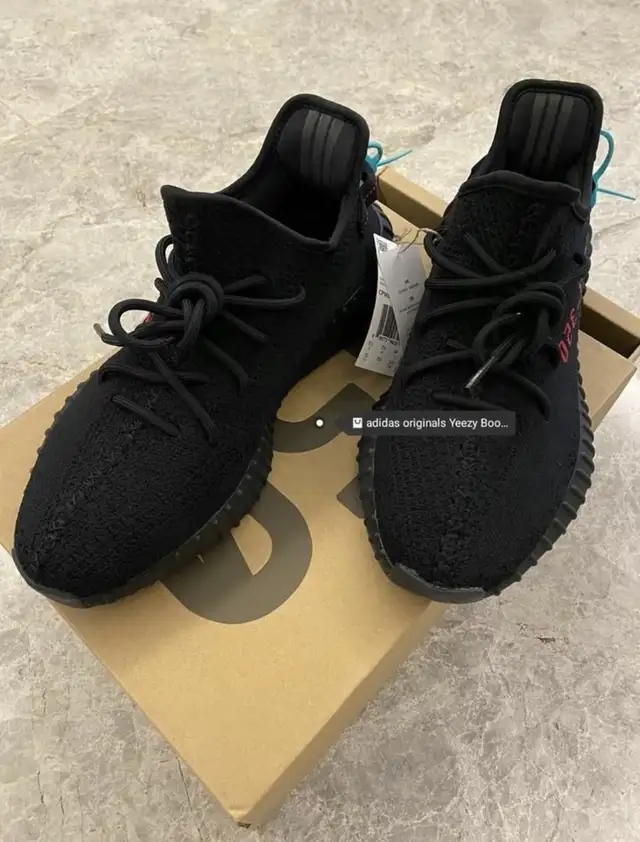 Yeezy Boost 350 in Men's Shoes in Mississauga / Peel Region - Image 5