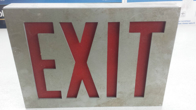 Cast Aluminum Industrial Electric Exit Sign in Other Business & Industrial in Lethbridge - Image 3