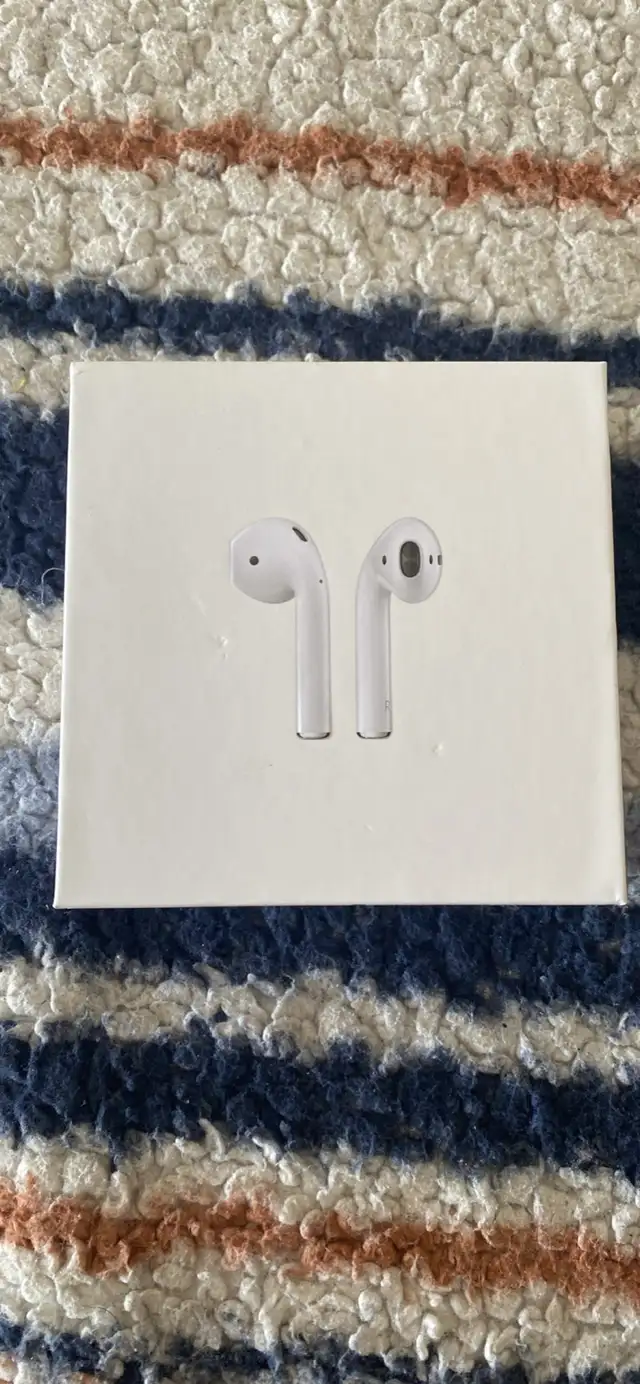 Apple airpods 490430326386216961
