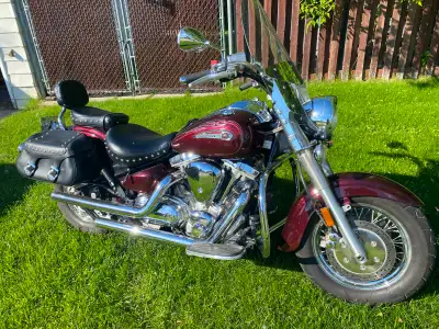 This bike runs great it only has 6838km's on it. it has cobra exhaust and a Dynojet power commander...