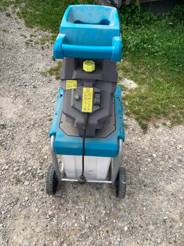 yard works garden shredder in Outdoor Tools & Storage in Stratford - Image 3