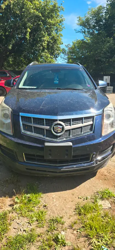 Suv fully loaded runs good 3l v6 has a issue with low beams... power moon roof and power lift gate n...