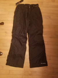 Black Snowpants (Columbia) and Forest style belt(Arcade)