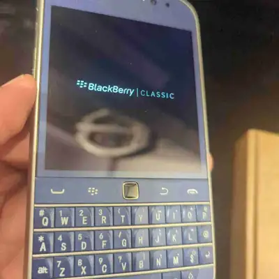 Blackberry Classic (Q20) 4G LTE Cobalt BLUE Limited Edition RARE, View more