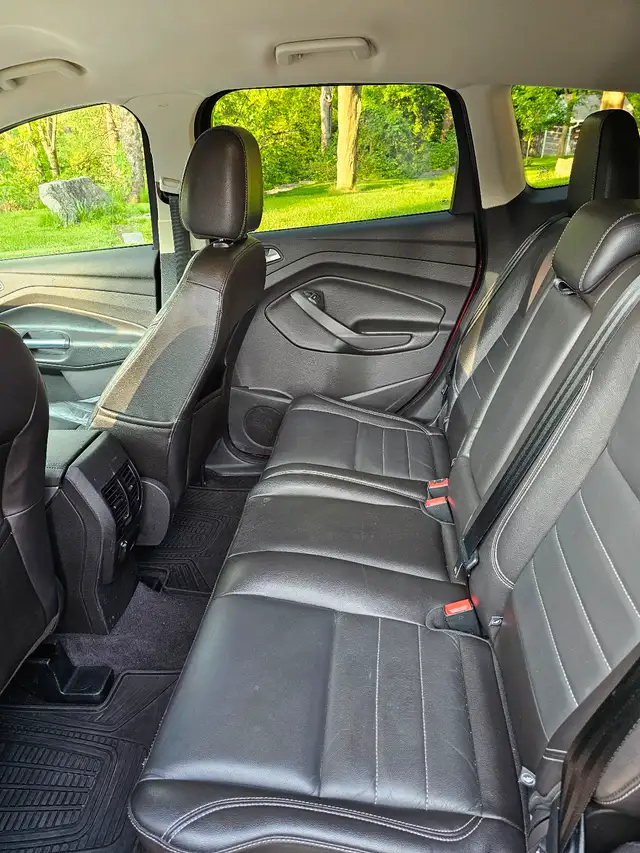 2015 Ford Escape in Cars & Trucks in Hamilton - Image 5