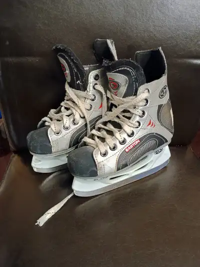 Kids hockey skates, size 13, View more