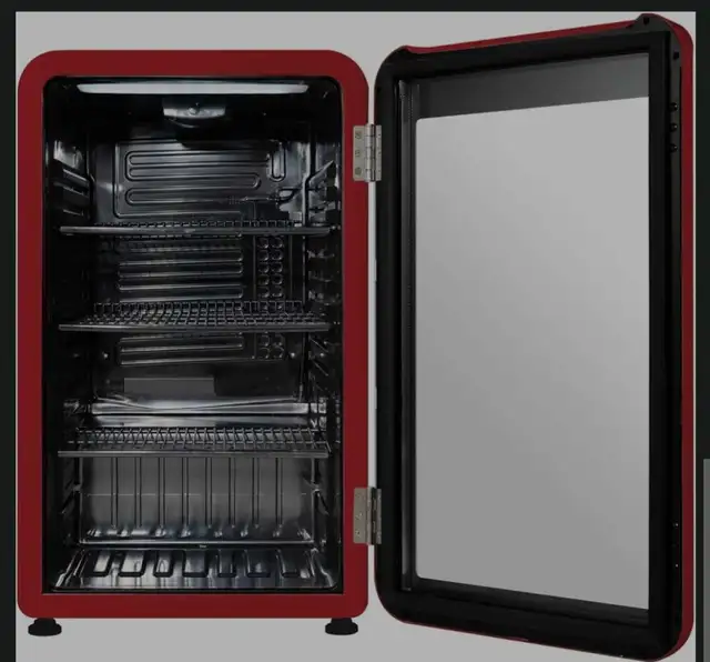NIB - Frigidaire Retro Mini Refridgerator - 3.3 cu.ft- Red in Refrigerators in Barrie - Image 6