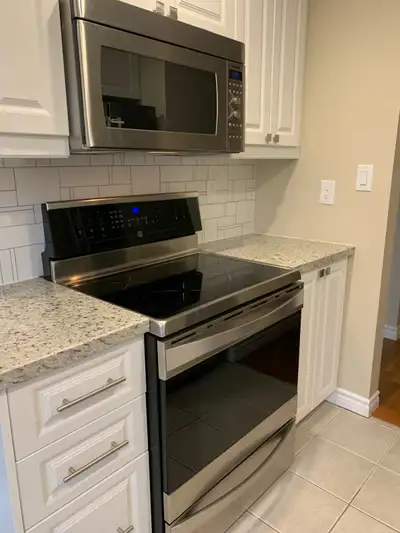 Bedroom Condo for rent Second Floor 2 good sized bedrooms with walk in closets and oversized windows...