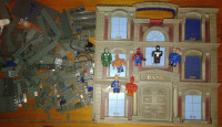 Mega bloks Fantastic 4 , Bank,  7 figurines + valise + 150mcx