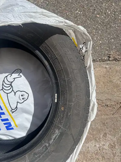 225/65/r17 all season tires M+S came out of my Rav4 because i m moving to other province. Used for a...
