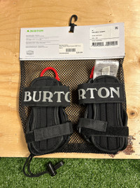 Burton kids wrist guard (size small)