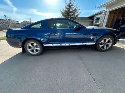 2008 Ford Mustang V6, pony package with remote start, 18 inch bullet style wheels like the retro 196...